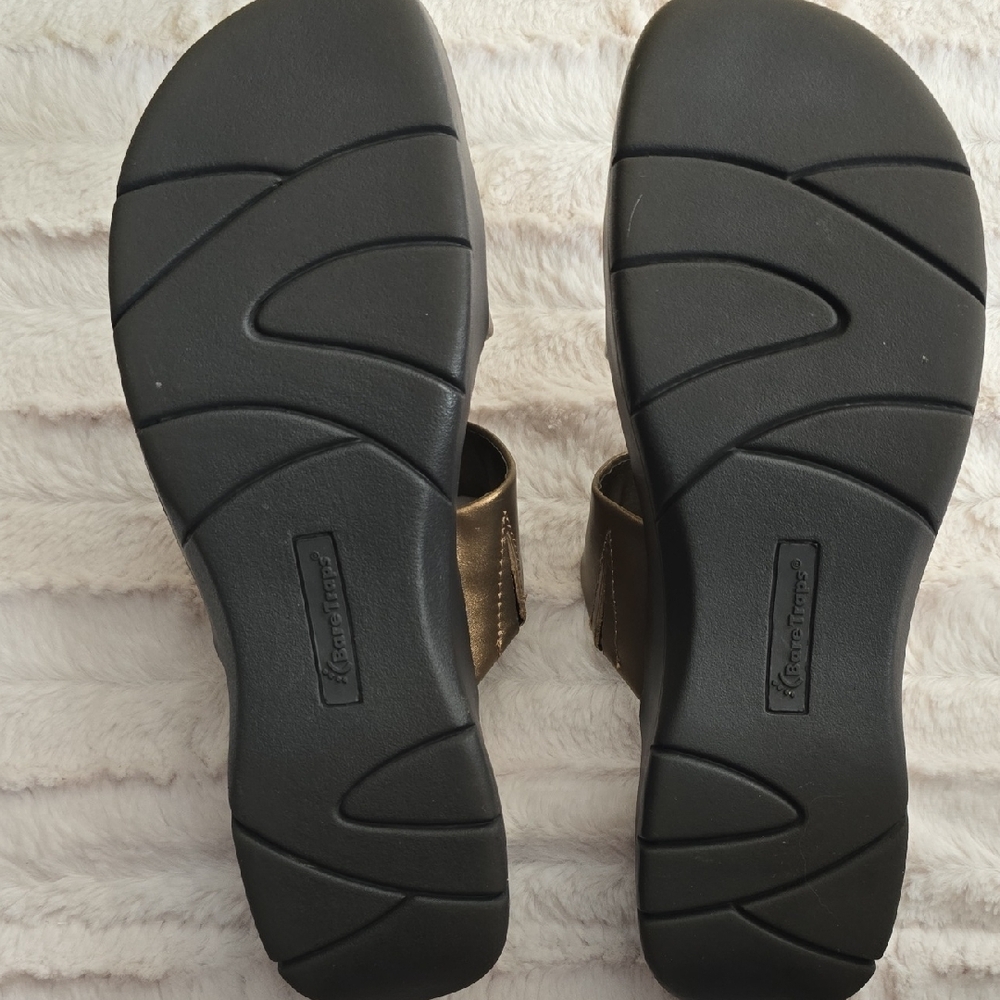 BareTraps Women's Bronze Sandals - Picture 6 of 10
